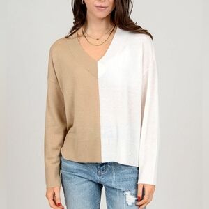 RD Style Beige and White V-Neck Sweater